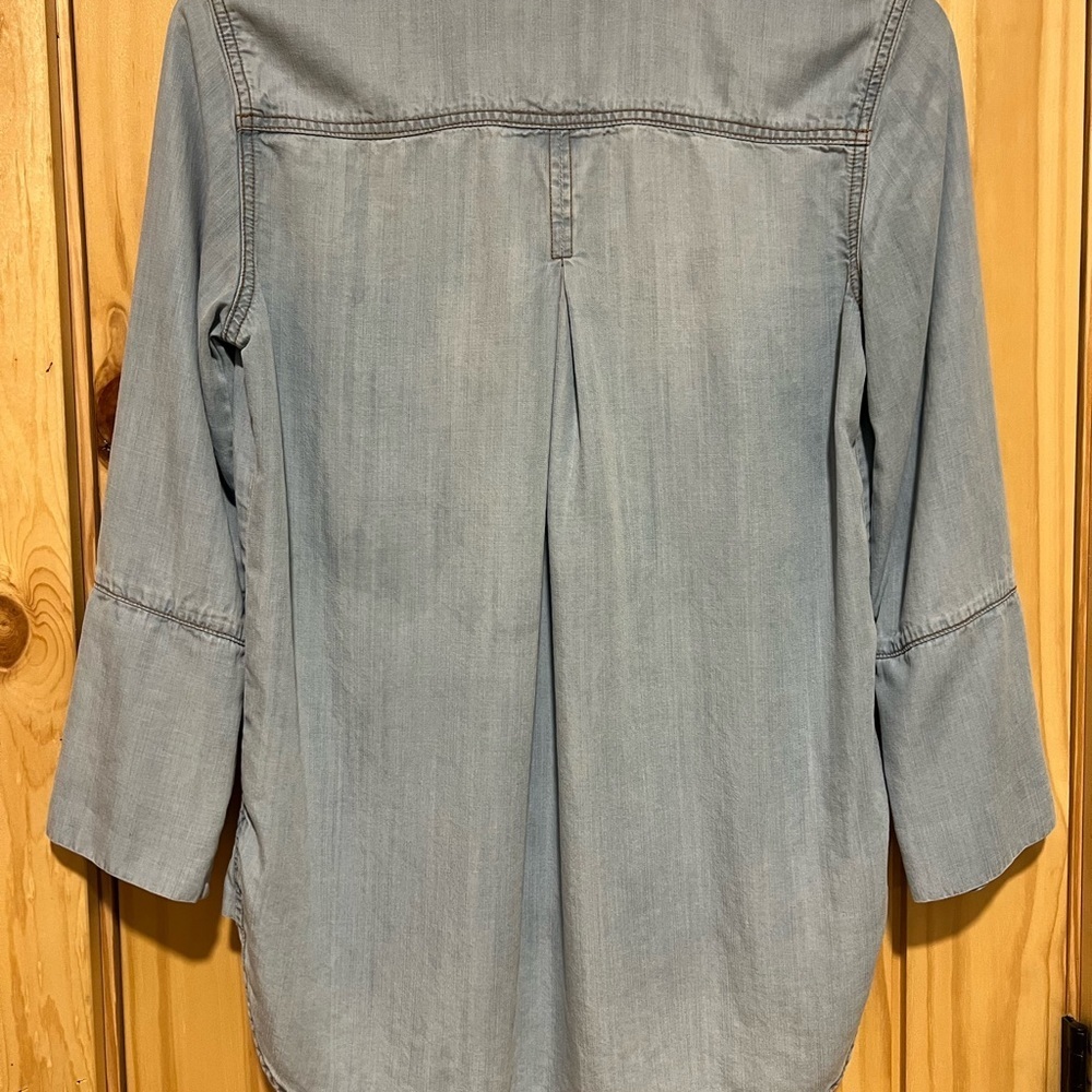 Cloth & Stone Anthropologie Chambray button down - Picture 2 of 4